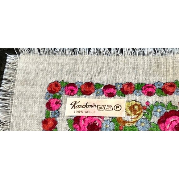 Vintage 1970’s White Pinks Floral Scarf Kashmir 100% Wool Delicate Gorgeous - Picture 2 of 9